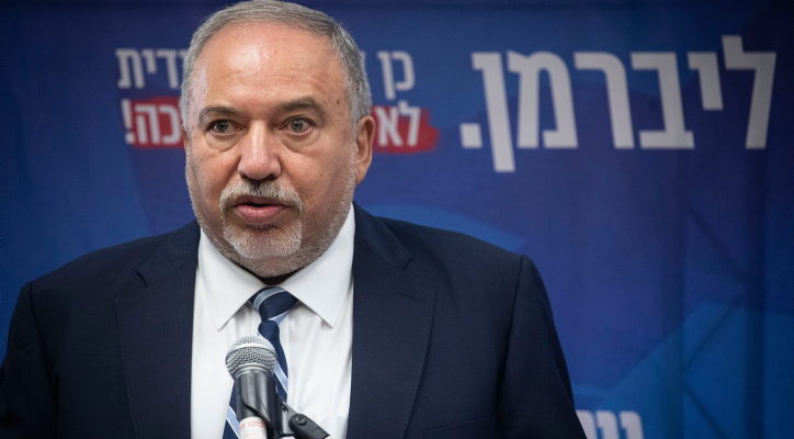 Liberman issues ultimatum to Netanyahu, Gantz: ‘Whoever doesn’t compromise, we’ll join the other side’