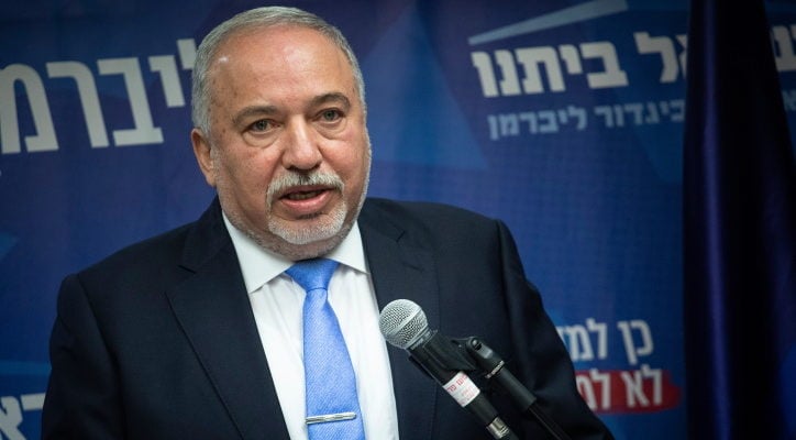 Liberman agrees to speed up talks for minority government
