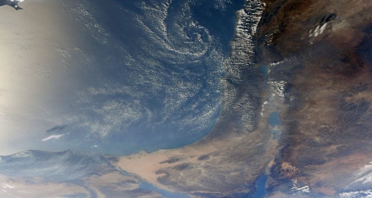 NASA astronaut tweets Israel as seen from space, honors Israeli father