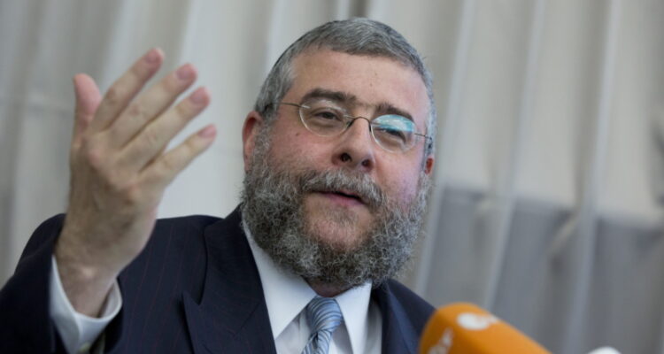 ‘Foreign agent’ – Russia names former Moscow Chief Rabbi as ‘disinformation spreader’