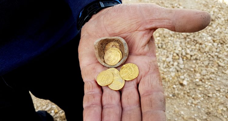 Israeli archaeologists discover 1,200-year-old stash of gold coins