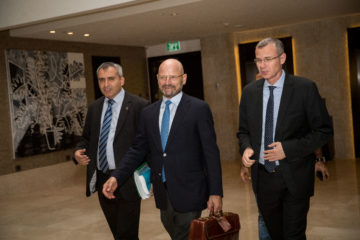 Likud and Blue and White negotiators arrive for a meeting in an attempt to form a coalition, September 27, 2019.