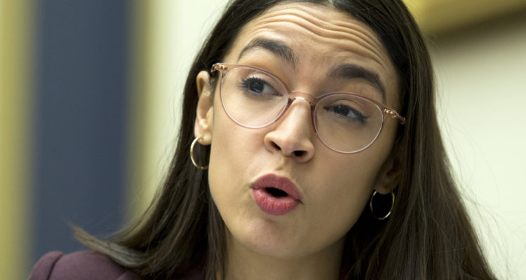 ‘Apartheid, racist’ – US Zionist group urges AOC to fire staffer for antisemitic, hateful comments about Israel