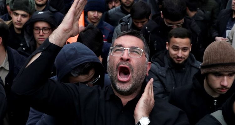 ‘Death to Israel,’ shout protesters in Iraq mourning Iranian general