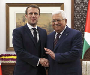 Macron Abbas