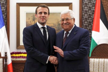 Macron Abbas