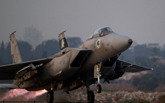 Israeli jets pound Hamas infrastructure after balloon attacks
