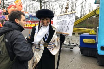 Anti-Semitic costume at Aaalster street carnival