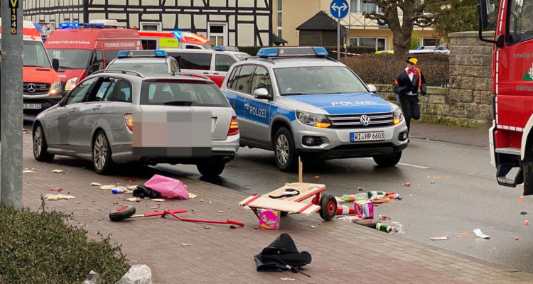 Car hits crowd at German carnival; several injured