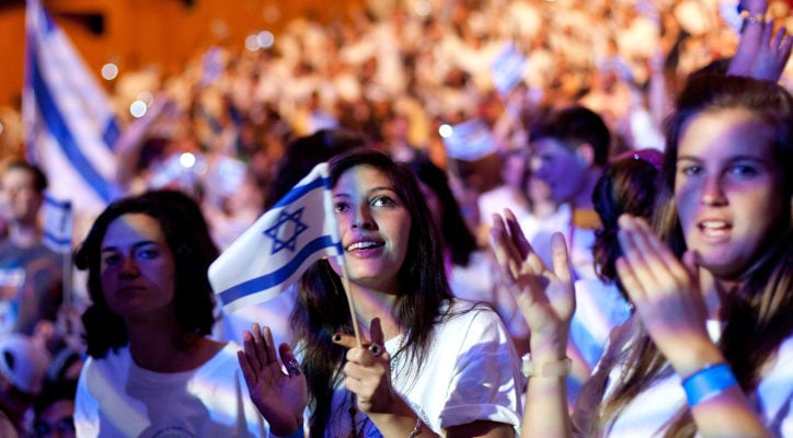 Birthright calls on its 850,000 alumni to volunteer in Israel during Gaza war