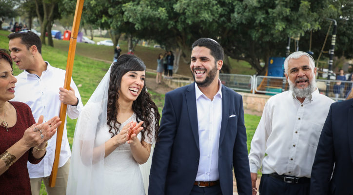 Even coronavirus can’t conquer wedding fever in Israel