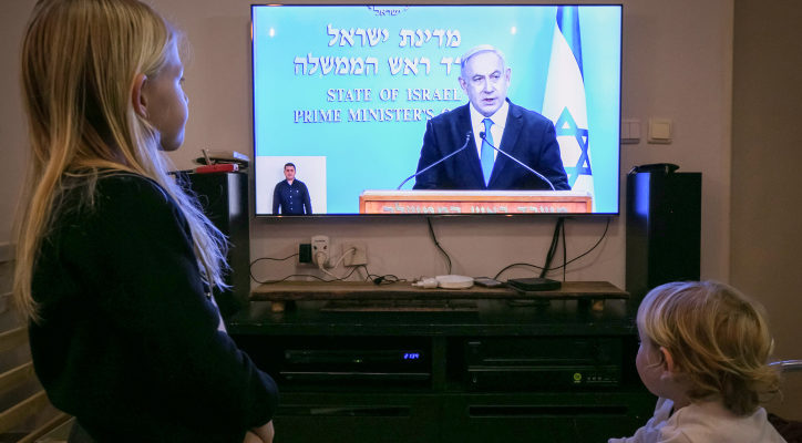 Netanyahu orders Israel into home lockdown to fight pandemic
