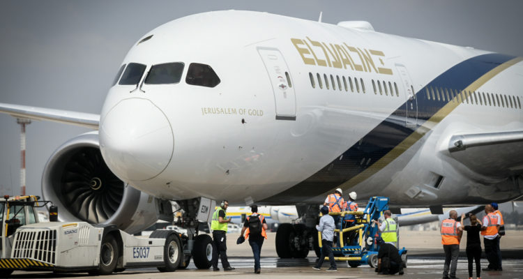 11 El Al planes to bring millions of masks, protective suits to Israel from China
