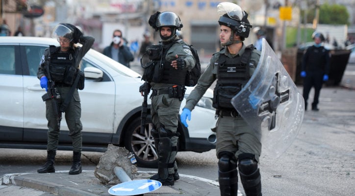 Two Arabs who beat rabbi in Jaffa riots handed community service sentences