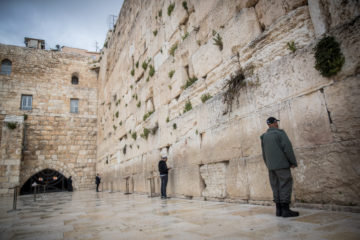 kotel western wall prayer passover