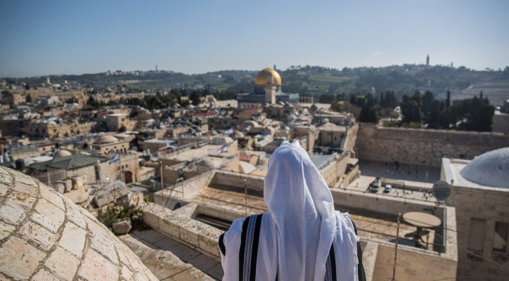 Israel tightens quarantine in Jerusalem to halt virus spread