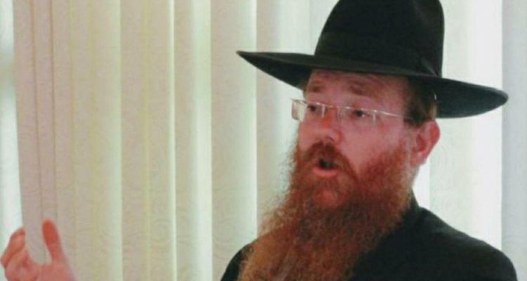 Coronavirus claims Bnei Brak rabbi, 48, with no background illness; leaves behind 14 children