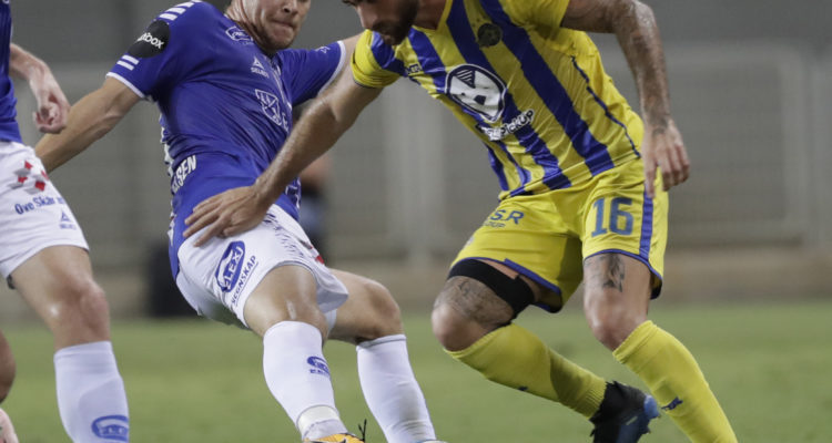 Israeli soccer player given yellow card for raising Israeli flag after goal