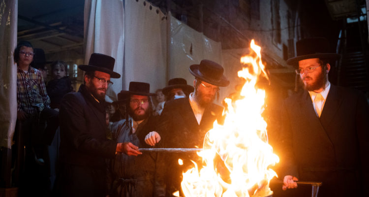 Netanyahu condemns haredim who ignore health rules on bonfire holiday