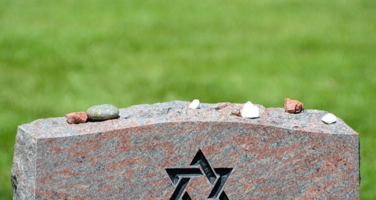 At least 1,300 Jews die of corona in France