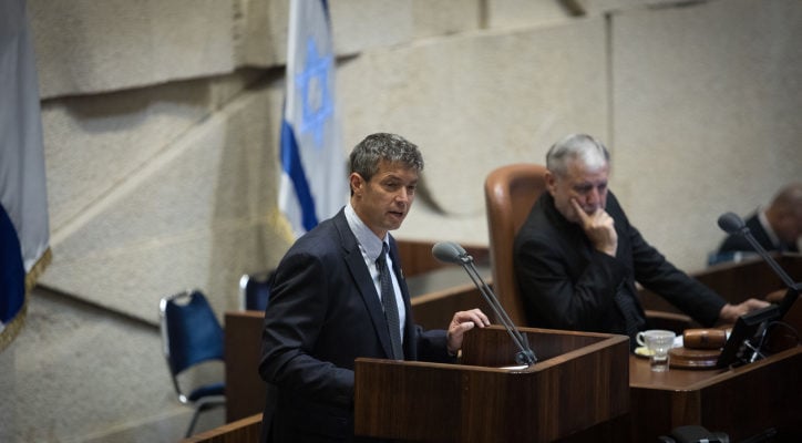 Communications minister will not back Gantz if he fights against annexation