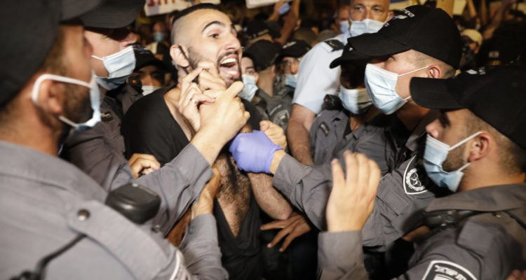 Anti-Netanyahu camp stages rowdy protest at official residence