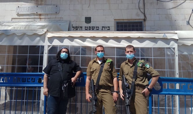 3 young Jews in court for saying prayer on Temple Mount on Yom Kippur