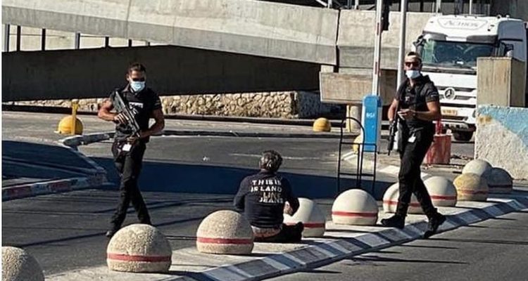 Palestinian suspect shot at Jerusalem-area checkpoint