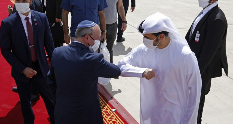 Israel, UAE sign first economic agreement, block terror funds