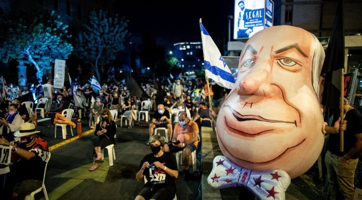 Government votes to block protests against Netanyahu