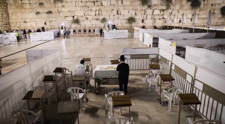 Health Ministry fears Yom Kippur prayers will cause virus spike