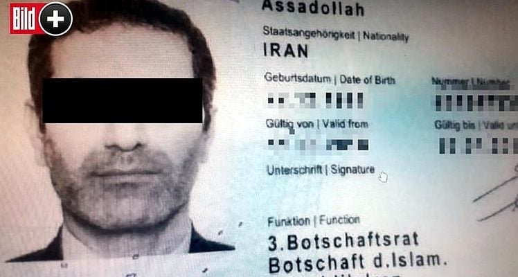 Four Iranians face trial for plotting attack on Trump officials in Paris