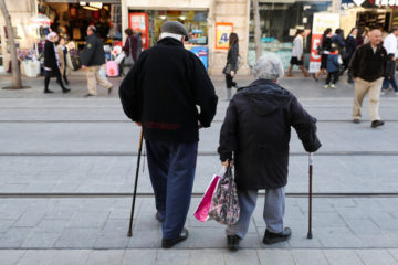 elderly couple in Jerusalem
