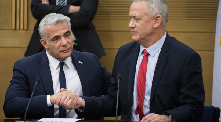 Gantz meets with opposition to strategize in event early Israeli elections called