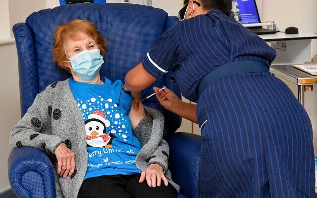 UK: Mass vaccination campaign launched, 90-year-old first in line
