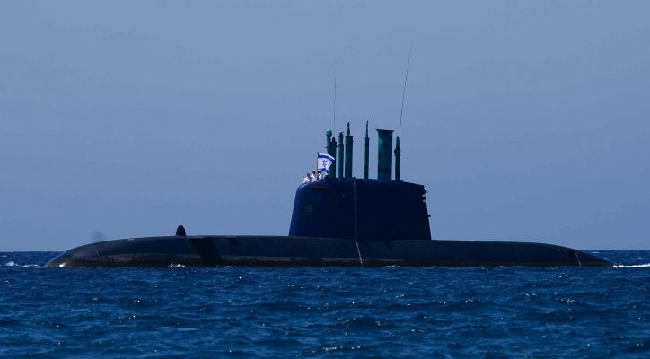 Israeli submarine traverses Suez Canal in message to Iran