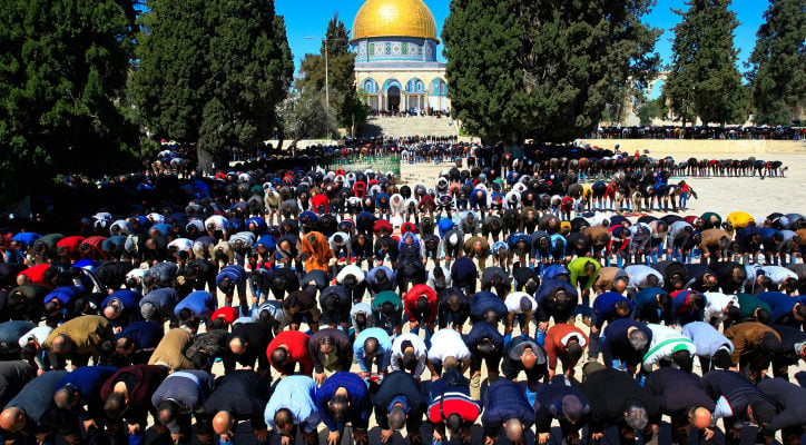 Israeli authorities can’t control mass Muslim Temple Mount gatherings despite corona restrictions