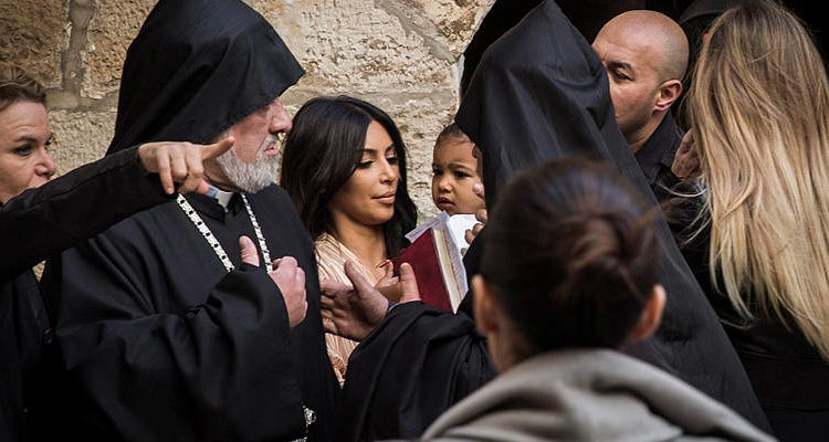 Kim Kardashian spotted with hasidic-inspired jewelry