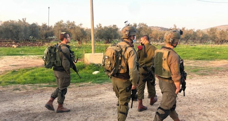 IDF troops targeted in botched ramming, shooting attack