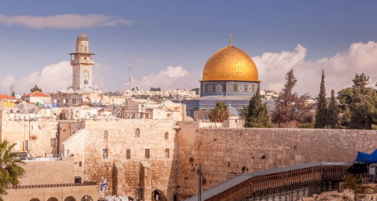 Plans for Western Wall egalitarian prayer space indefinitely shelved