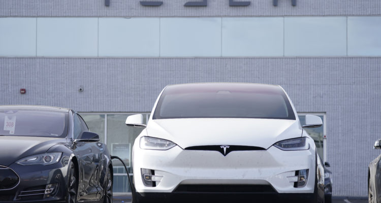 Can Tesla conquer Israel without storefronts?