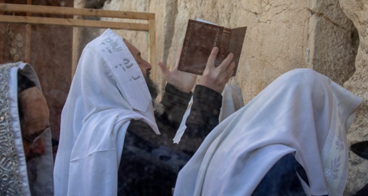 Passover priestly blessing at Western Wall adapts to COVID-19 restrictions