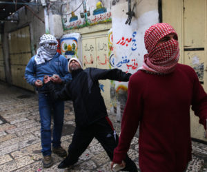 Clashes near the Al-Aqsa mosque