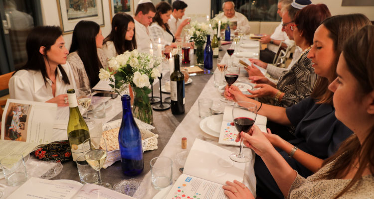 80% of US Jews to attend Passover seder this year