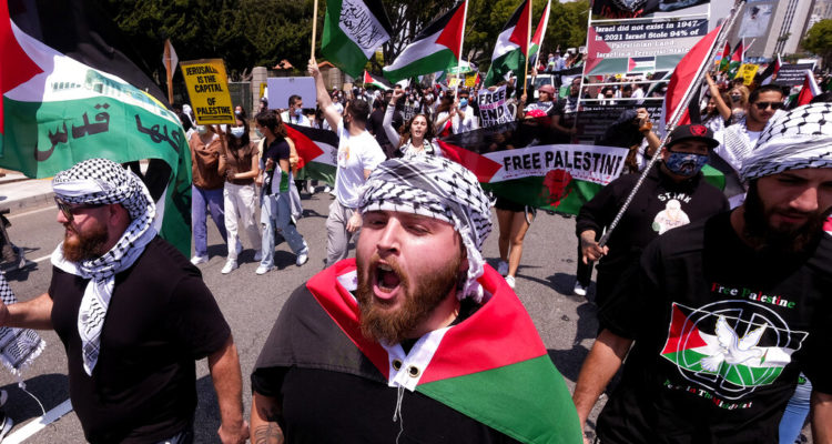 ‘Who’s Jewish?’:  LA police investigate pro-Palestinian mob after restaurant attack