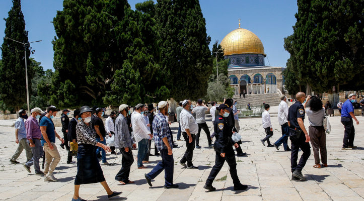 Hamas threatens violence as Temple Mount reopens to Jews