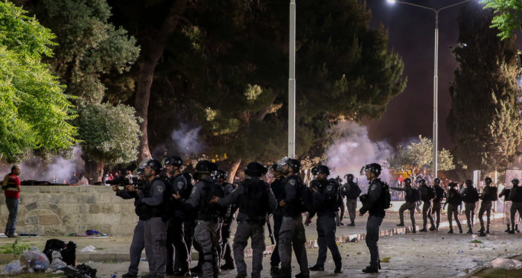 Israeli police crush Arab riot on Temple Mount