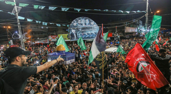 Gazans celebrate Hamas ‘victory’ following announcement of ceasefire