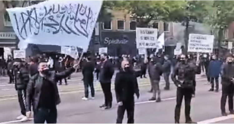 Muslim extremists stage Nazi-style rally attacking Israel in Germany