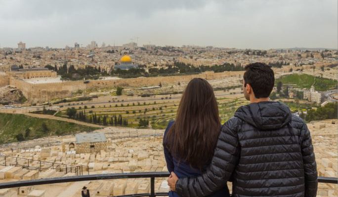 Coalition fails to extend ban on Israeli citizenship for Palestinian spouses